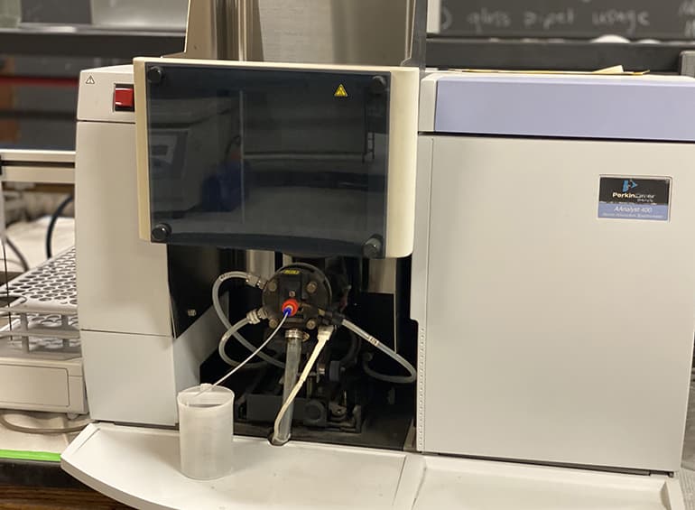  Perkin Elmer AAnalyst 400 Atomic Absorption Spectrometer (AAS
